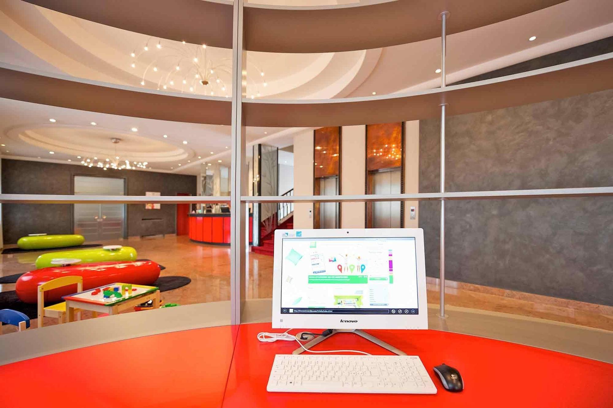 Ibis Styles Parma Toscanini Екстер'єр фото