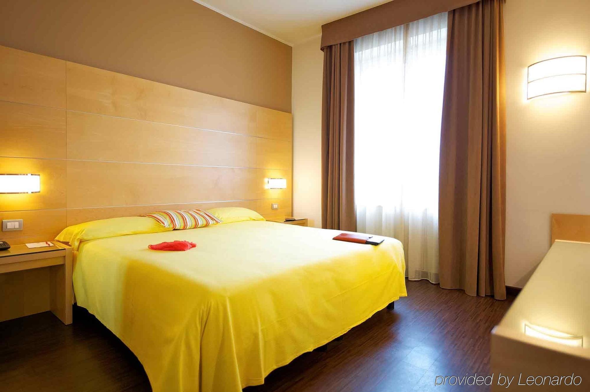 Ibis Styles Parma Toscanini Екстер'єр фото